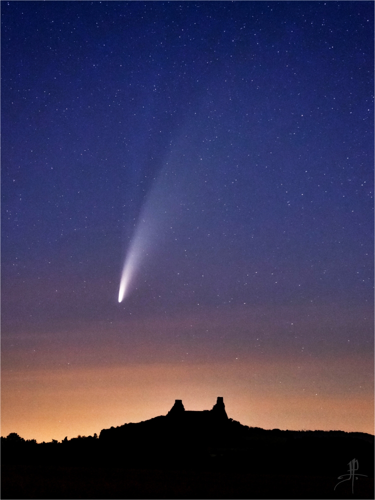Kometa C/2020 F3 (NEOWISE)